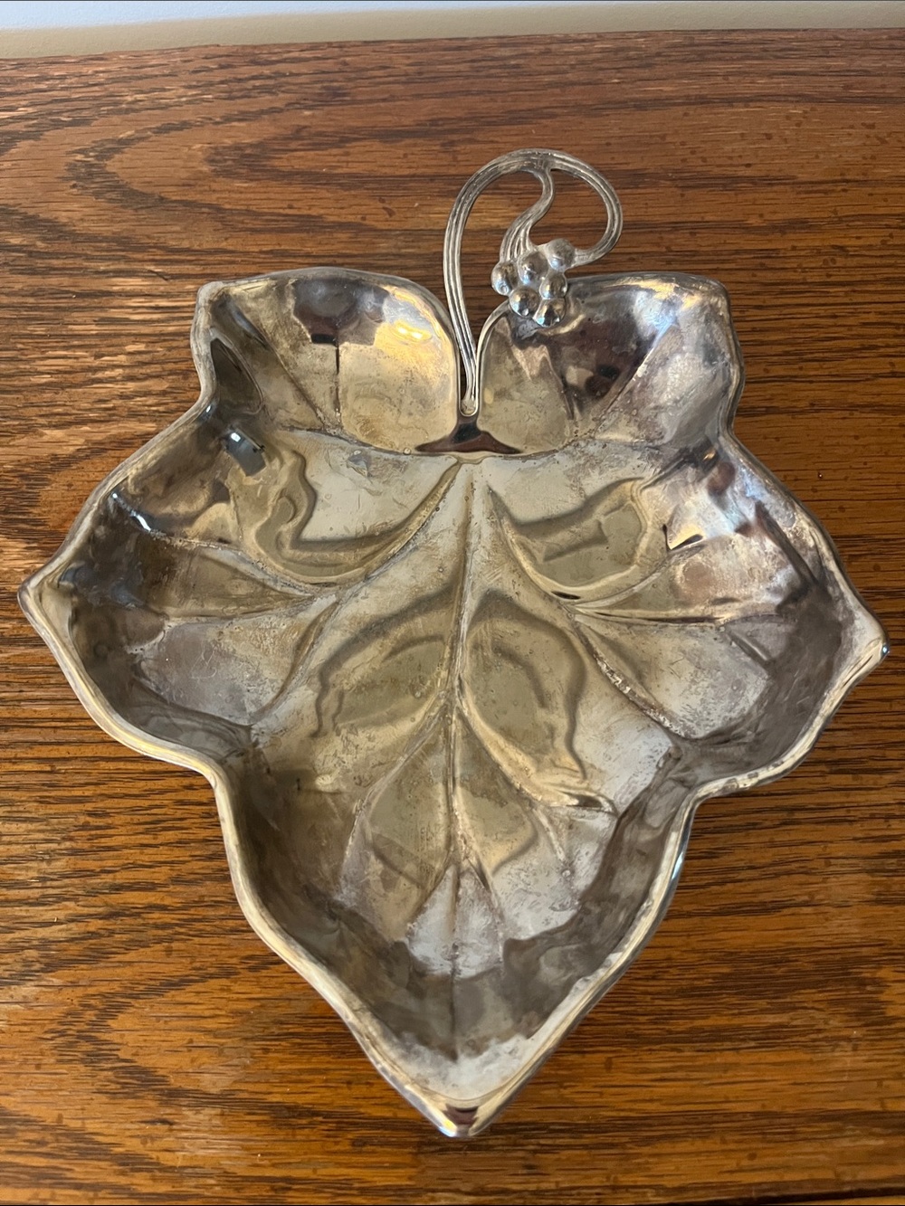 ❤️ 6 for 20 ❤️ Grapeleaf Silverplate dish